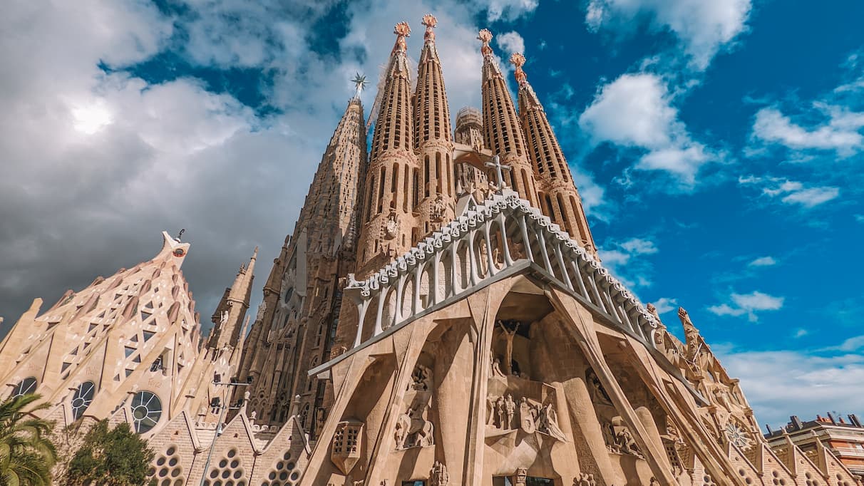 Las 15 Joyas de España: Una Guía Completa de Atracciones Imperdibles